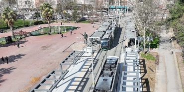 1-tramvay-araci-ayni-anda-600-yolcu-tasiyacak.jpg