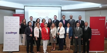 akbank-donusum-akademisinden-kobilerin-dijital-ve-yesil-donusum-sureclerine-destek.jpg