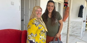 anne-taksinin-ilk-misafirlerine-anne-cantasi.jpg