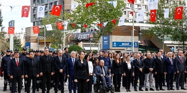 antalya-buyuksehir-belediyesi-atasini-saygi-ve-ozlemle-andi.jpg
