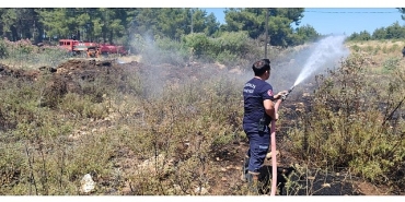 antalya-buyuksehir-itfaiyesinden-orman-yanginlarina-mudahale.jpg
