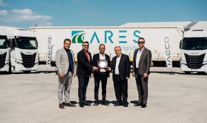 ares-logistics-50-adetlik-iveco-s-way-siparisinin-11-adetini-teslim-aldi-pvf6wfNv.jpg