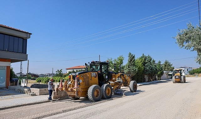 asfalt-sezonunda-selcuklunun-yol-konforu-artmaya-devam-ediyor.jpg