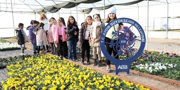 aydin-buyuksehir-belediye-baskani-ozlem-cercioglu-ogrencilerin-egitim-ve-ogretimine-destek-olmaya-devam-ediyor.jpg