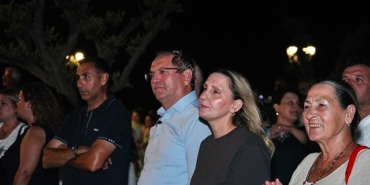 ayvalik-tarihi-gumruk-meydanina-kavustu.jpg
