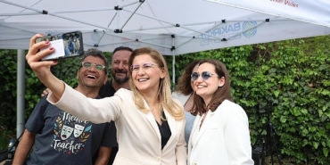 bakirkoyde-anneler-gununde-uc-kusak-bir-araya-geldi.jpg