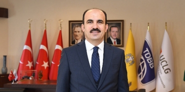 baskan-altay-2024te-cumhuriyet-tarihinin-en-yuksek-ihracat-hacmine-ulasan-konyali-sanayicileri-kutladi.jpg