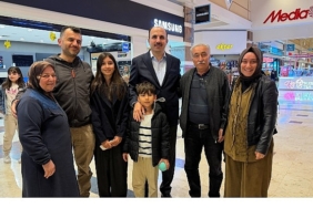 baskan-altay-alisveris-merkezinde-esnafla-ve-vatandaslarla-bulustu.jpg