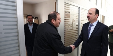 baskan-altay-belediye-birimlerini-ziyaret-ederek-calisanlarla-bulustu.jpg