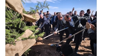 baskan-altay-gelecege-nefes-konyaya-hayat-programinda-ogrencilerle-fidan-dikti.jpg