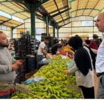 baskan-altay-karkent-pazarinda-konyalilarla-bulustu.jpg