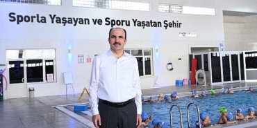 baskan-altay-konyada-3-sinifi-bitiren-tum-cocuklara-yuzme-ogretmeyi-hedefliyoruz.jpg