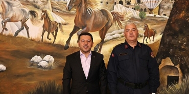 baskan-ari-il-jandarma-komutani-celiki-makaminda-agirladi.jpg