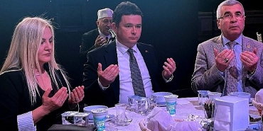 baskan-aydin-muhtarlar-ve-meclis-uyelerine-iftar-verdi.jpg