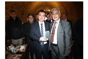 baskan-aydin-mujdeyi-verdi-arap-sukru-sokagi-yenilendi.jpg
