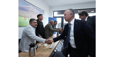 baskan-buyukakin-agrililarla-bir-araya-geldi.jpg