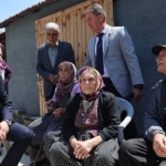 baskan-buyukakin-ile-izmitin-koylerinde-simsicak-goruntuler.jpg