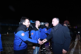 baskan-buyukakin-itfaiye-ve-saglik-calisanlarini-da-unutmadi.jpg
