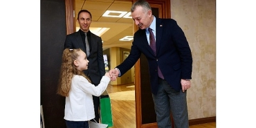 baskan-buyukakin-koltugu-cocuklara-birakti.jpg