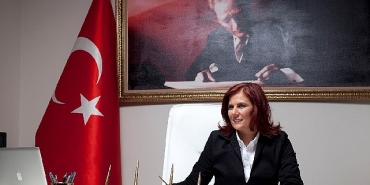 baskan-cercioglu-8-mart-dunya-emekci-kadinlar-gunumuz-kutlu-olsun.jpg