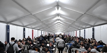 baskan-cercioglu-adu-ogrencileri-ile-iftarda-bir-araya-geldi.jpg