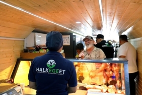 baskan-cercioglu-aydin-buyuksehir-belediyesi-mobil-halk-ege-et-hizmetlerini-didimde-vatandaslarla-bulusturdu.jpg