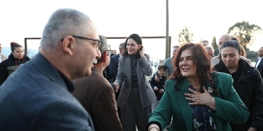 baskan-cercioglu-incirliovada-kurulan-iftar-sofrasinda-vatandaslarla-bir-araya-geldi.jpg