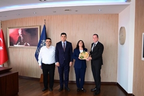 baskan-cerciogluna-aydin-sanayi-odasi-ege-kuru-meyve-ve-mamulleri-ihracatcilari-birligi-ve-nazilli-ticaret-borsasindan-ziyaret.jpg