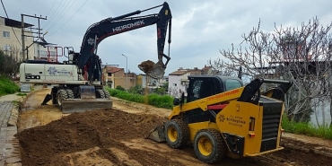 baskan-cercioglundan-17-ilcede-es-zamanli-yol-calismasi.jpg