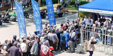 baskan-cercioglunun-onculugunde-ata-tohumlarindan-uretilen-fideler-vatandaslarla-bulusuyor.jpg