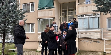 baskan-cirpanoglundan-ramazan-bereketi-kapi-kapi-dolasip-gonulleri-fethetti.jpg