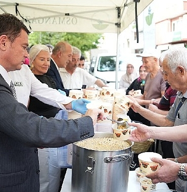 baskan-erkan-aydin-asurenin-bereketini-kuplupinar-sakinleriyle-paylasti.jpg