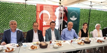 baskan-erkan-aydin-cirishanede-vatandaslarla-bulustu.jpg