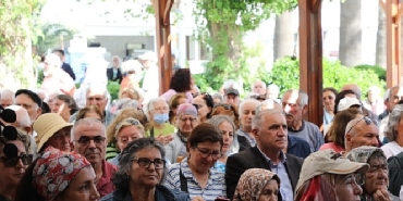 baskan-ertas-altinolukta-vatandaslarla-bulustu.jpg