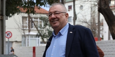baskan-ertas-sahaya-indi-edremitte-yol-atagi.jpg