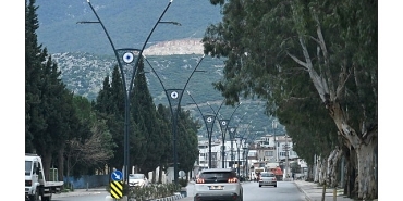 baskan-eski-bornovanin-en-yogun-guzergahlarindan-birini-cagdas-bir-kent-aksina-donusturduk.jpg