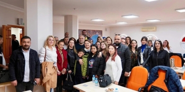 baskan-gencay-okul-aile-birligi-baskanlari-ile-bir-araya-geldi.jpg