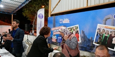 baskan-hatice-gencay-balat-mahallesinde-halk-ile-bir-araya-geldi.jpg