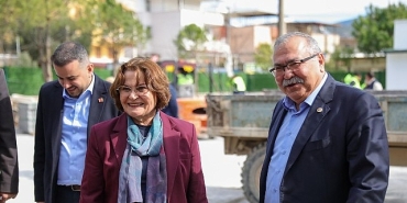 baskan-hatice-gencay-ve-milletvekili-bulbul-ozel-cocuklar-oyun-evini-ziyaret-etti.jpg