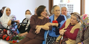 baskan-kinaydan-huzurevinde-anlamli-yeni-yil-kutlamasi.jpg