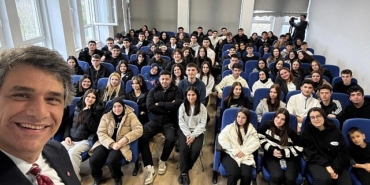 baskan-kocaman-genclerle-bulustu-gelecegi-birlikte-planliyoruz.jpg