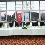 baskan-kocaman-muhtarlarla-bulustu.jpg