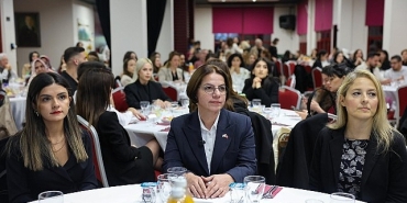 baskan-koymen-ogretmenlerle-bir-araya-geldi.jpg