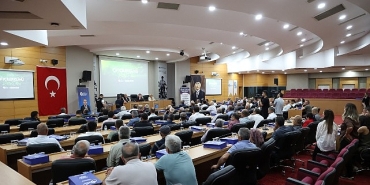baskan-muhittin-bocek-ciftcilerle-bir-araya-geldi.jpg