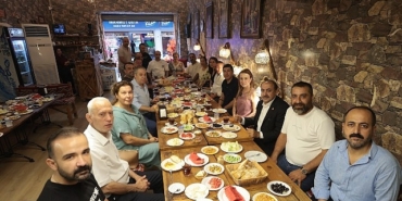 baskan-mutlu-tarihi-carsida-esnafla-bulustu-kemeralti-en-buyuk-zenginligimiz.jpg