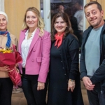 baskan-mutlu-yeni-yili-komsulariyla-birlikte-karsiladi.jpg