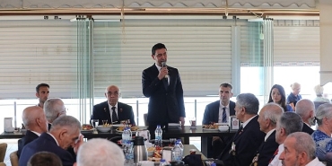 baskan-onal-gazilerle-bir-araya-geldi.jpg