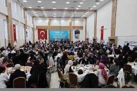 baskan-ozarslan-ve-esi-filiz-ozarslan-kadinlarla-iftar-sofrasinda-bulustu.jpg