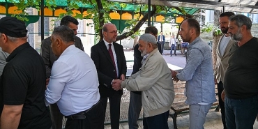 baskan-pekyatirmaci-isiklar-mahallesinde-vatandaslarla-bir-araya-geldi.jpg