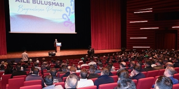 baskan-pekyatirmaci-personeli-ile-bayramlasti-biz-buyuk-bir-aileyiz.jpg